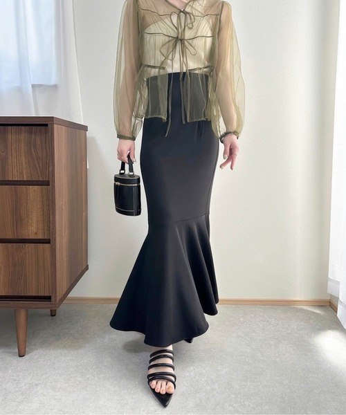 Fabby fabby(ファビィーファビィー)の「ロングノーズストラップウエッジサンダル(サンダル・レディース・ブラック/グリーン/イエロー/シルバー/オフホワイト・LARGE/MEDIUM/SMALL)」の1枚目の写真