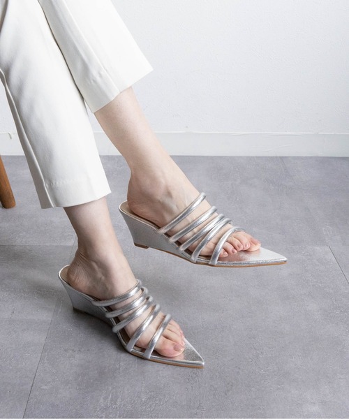 Fabby fabby(ファビィーファビィー)の「ロングノーズストラップウエッジサンダル(サンダル・レディース・ブラック/グリーン/イエロー/シルバー/オフホワイト・LARGE/MEDIUM/SMALL)」の8枚目の写真