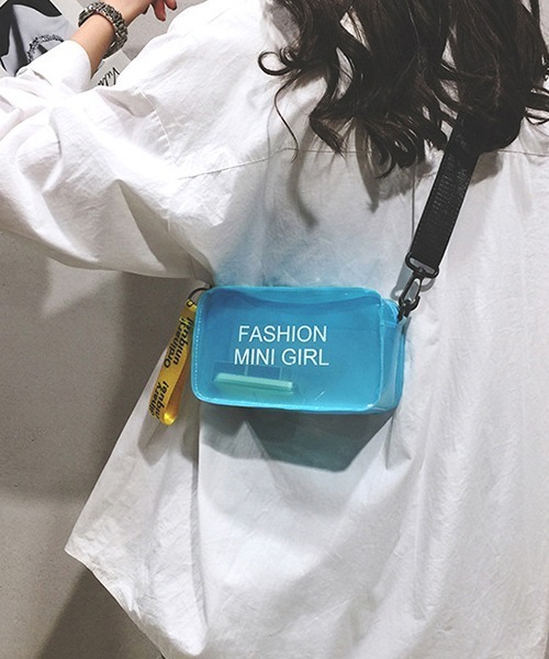 c.u.l（シーユーエル）の「クリアバッグ レタリングデザイン ショルダーバッグ cula1122（ショルダーバッグ・レディース・ピンク/ホワイト/オレンジ/パープル/イエロー/ブルー/ブラック・FREE）」の3枚目の写真