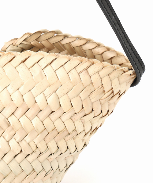 KECH LeS ESSENTIELS(ケッシュルエッセンシャル)の「KECH LeS ESSENTIELS RAFFIA LEATHER FLAP MINI KBG-2341(かごバッグ・レディース・ブラック/ブラウン・FREE)」の8枚目の写真