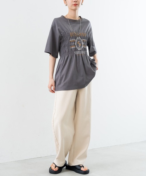 SABUROKU(サブロク)の「【SABUROKU】 今季の マストアイテム フロント シャーリング Tシャツ が登場!(Tシャツ/カットソー・レディース・ホワイト/チャコールグレー・M)」の18枚目の写真