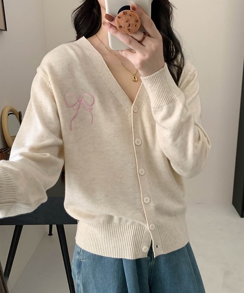 aimoha(アイモハ)の「【aimoha】リボン刺繍Vネックニットカーディガン(カーディガン/ボレロ・レディース・ライトベージュ/チョコ/ネイビー/ライトグレー/ブルー/グレー・FREE)」の16枚目の写真