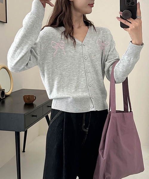 aimoha(アイモハ)の「【aimoha】リボン刺繍Vネックニットカーディガン(カーディガン/ボレロ・レディース・ライトベージュ/チョコ/ネイビー/ライトグレー/ブルー/グレー・FREE)」の22枚目の写真