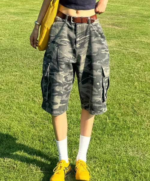 INTER FACTORY(インターファクトリー)の「SARA - カーゴハーフパンツ made in INTER FACTORY(その他パンツ・レディース・インディゴブルー/カモフラージュ・MEDIUM/LARGE)」の8枚目の写真