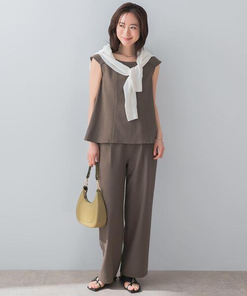 F by ROSSO（エフバイロッソ）の「『UR TECH DRYLUXE』F by ROSSO　フレンチブラウス+ワイドパンツ（セットアップ・レディース・ブラック/モカ/ベージュ・36/38）」の3枚目の写真