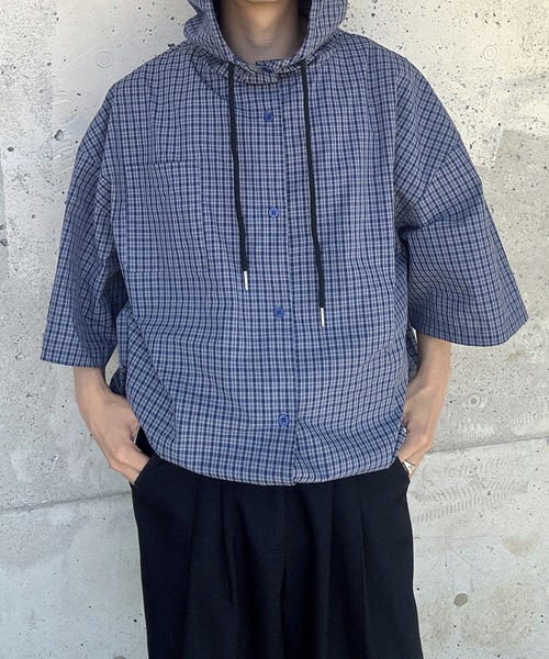 UNDERSTATEMENTs(アンダーステイトメント)の「【ユニセックス】半袖チェックシャツパーカー/フーディ(シャツ/ブラウス・メンズ・ブルー/レッド・MEDIUM/LARGE)」の17枚目の写真