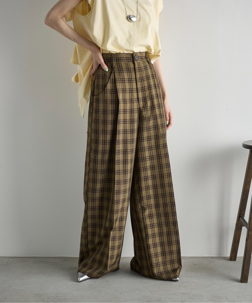 THE YOn（ザヨン）の「チェックタックワイドパンツ（その他パンツ・レディース・カーキブラウン/ベージュ・S/M）」の5枚目の写真