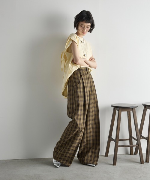 THE YOn（ザヨン）の「チェックタックワイドパンツ（その他パンツ・レディース・カーキブラウン/ベージュ・S/M）」の16枚目の写真