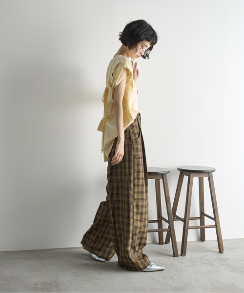THE YOn（ザヨン）の「チェックタックワイドパンツ（その他パンツ・レディース・カーキブラウン/ベージュ・S/M）」の17枚目の写真