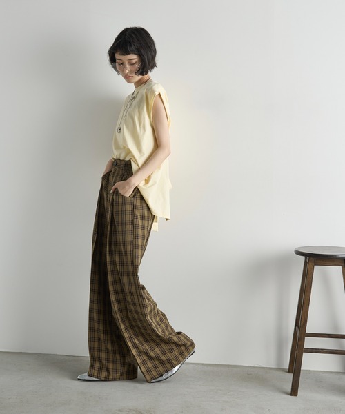 THE YOn（ザヨン）の「チェックタックワイドパンツ（その他パンツ・レディース・カーキブラウン/ベージュ・S/M）」の15枚目の写真