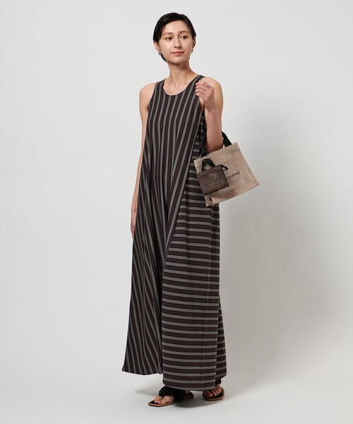 UNITED ARROWS(ユナイテッドアローズ)の「マイクロミニ ロゴ メッシュ トートバッグ チャーム(その他雑貨・レディース・ベージュ/ダークブラウン/グレー系・FREE)」の4枚目の写真