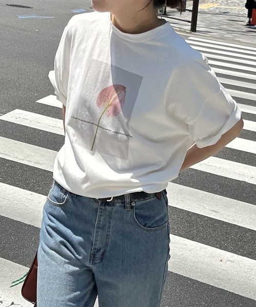 VENCEEXCHANGE(ヴァンスエクスチェンジ)の「綿天竺フラワープリントTシャツ(Tシャツ/カットソー・レディース・その他1/ブラック/オフホワイト・FREE)」の5枚目の写真