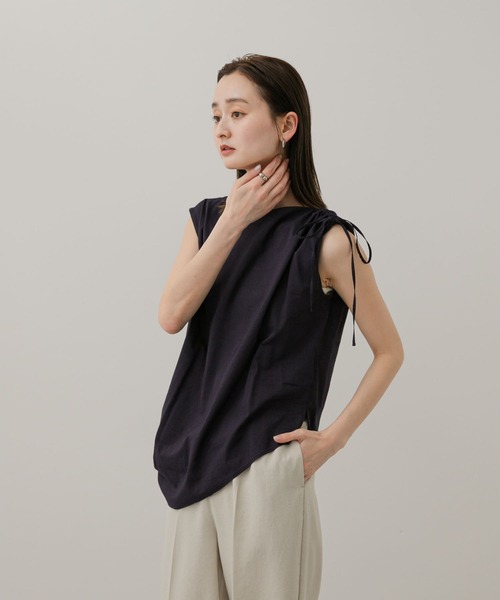 SENSE OF PLACE by URBAN RESEARCH（センスオブプレイスバイアーバンリサーチ）の「アシンメトリーシャーリングトップ（シャツ/ブラウス・レディース・ベージュ/アイボリー/ネイビー・ONE）」の9枚目の写真