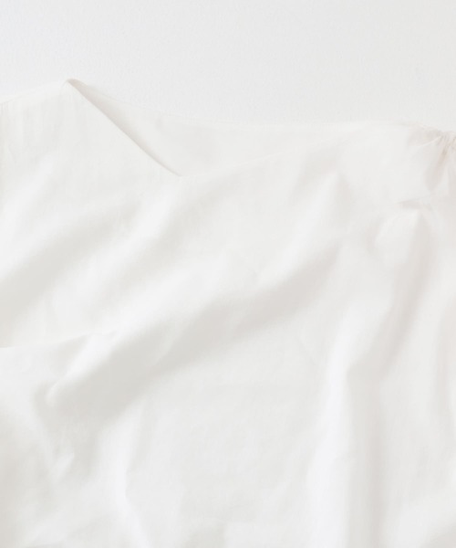 SENSE OF PLACE by URBAN RESEARCH（センスオブプレイスバイアーバンリサーチ）の「アシンメトリーシャーリングトップ（シャツ/ブラウス・レディース・ベージュ/アイボリー/ネイビー・ONE）」の21枚目の写真