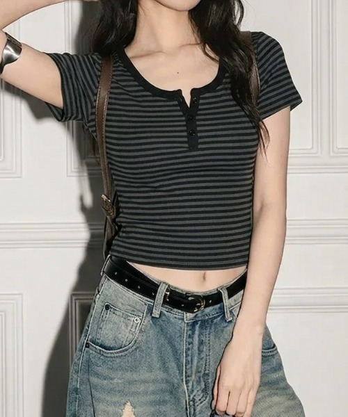 SHEPP（シープ）の「【新色追加】コンパクト ボーダーヘンリーネックTシャツ スタイルアップ 半袖トップス（Tシャツ/カットソー・レディース・グレー/ライトグレー・M）」の12枚目の写真