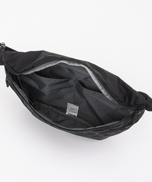LeSportsac(レスポートサック)の「HERITAGE BELT BAG 【日本限定】リサイクルドブラックJP(ボディバッグ/ウエストポーチ・レディース・ブラック・FREE)」の9枚目の写真