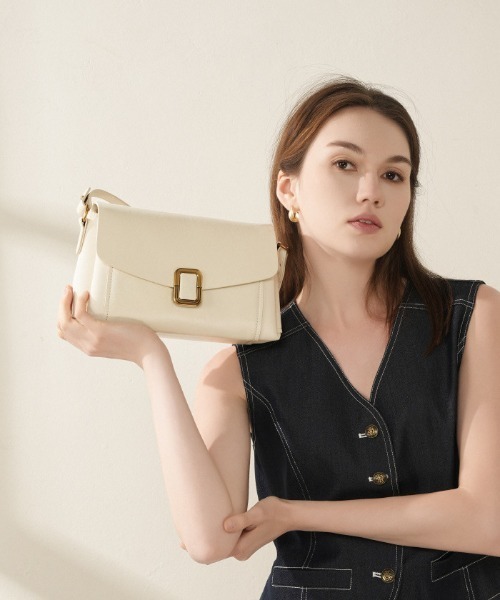 NiiNa（ニーナ）の「【 NiiNa / ニーナ 】高品質牛革 2wayワンハンドルスクエアフォルムショルダーバッグ（ショルダーバッグ・レディース・ホワイト/ブラウン/ダークブラウン/グリーン/ブラック/グレイッシュベージュ/カーキ・FREE）」の21枚目の写真