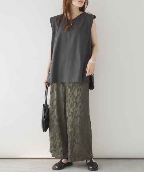 RCD(アールシーディー)の「肩タックノースリーブ(Tシャツ/カットソー・レディース・ブラック/グレイッシュベージュ/オフホワイト/チャコールグレー・M-L/LL~3L/4L~5L)」の11枚目の写真