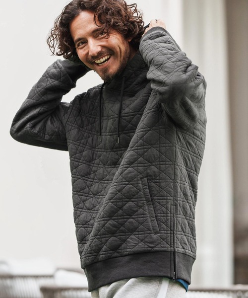 1minute 1second（ワンミニットワンセカンド）の「mpa3852-quilted side zip hoody with heart patch サイドジップパーカー（パーカー・メンズ・ブラック/チャコール・S/M/L/XL）」の2枚目の写真