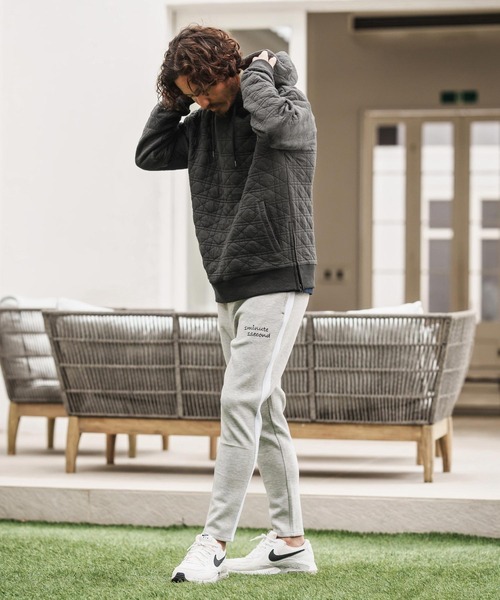 1minute 1second（ワンミニットワンセカンド）の「mpa3852-quilted side zip hoody with heart patch サイドジップパーカー（パーカー・メンズ・ブラック/チャコール・S/M/L/XL）」の9枚目の写真