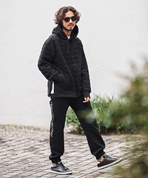 1minute 1second（ワンミニットワンセカンド）の「mpa3852-quilted side zip hoody with heart patch サイドジップパーカー（パーカー・メンズ・ブラック/チャコール・S/M/L/XL）」の14枚目の写真