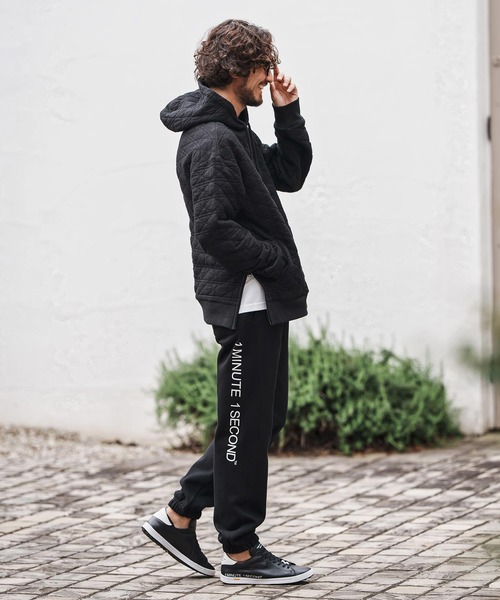 1minute 1second（ワンミニットワンセカンド）の「mpa3852-quilted side zip hoody with heart patch サイドジップパーカー（パーカー・メンズ・ブラック/チャコール・S/M/L/XL）」の16枚目の写真