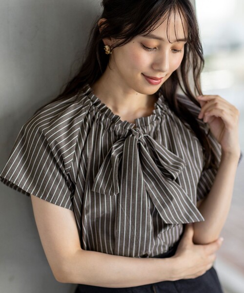ANY SIS(エニィスィス)の「【洗える】ギャザーネック ブラウス(シャツ/ブラウス・レディース・スカイブルー系/ダークブラウン系1・2)」の8枚目の写真
