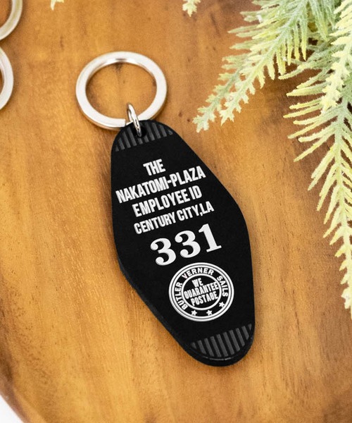 Butler Verner Sails（バトラーヴァーナーセイルス）の「Butler Verner Sails バトラーバーナーセイルズ 日本製 国産 Movie Inspired Keychain モーテルキーアクリルキーホルダー JW-2978（キーホルダー・メンズ・グレー/ブラック/ブラウン/グリーン・FREE）」の2枚目の写真