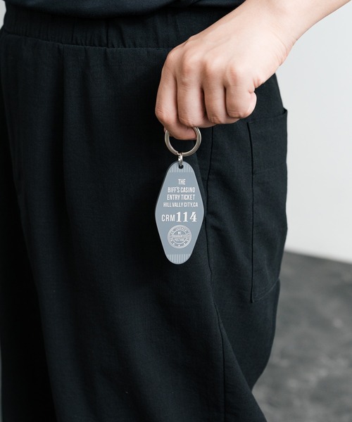 Butler Verner Sails（バトラーヴァーナーセイルス）の「Butler Verner Sails バトラーバーナーセイルズ 日本製 国産 Movie Inspired Keychain モーテルキーアクリルキーホルダー JW-2978（キーホルダー・メンズ・グレー/ブラック/ブラウン/グリーン・FREE）」の6枚目の写真