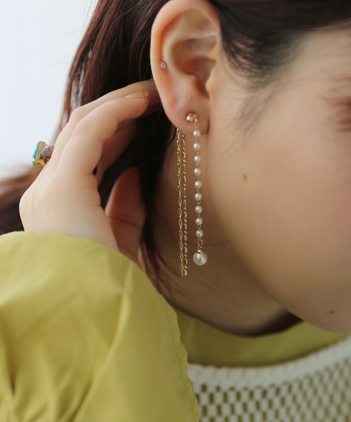 colleca la(コレカラ)の「パール×ロングチェーン 樹脂ピアス(ピアス(両耳用)・レディース・ゴールド/シルバー・FREE)」の2枚目の写真