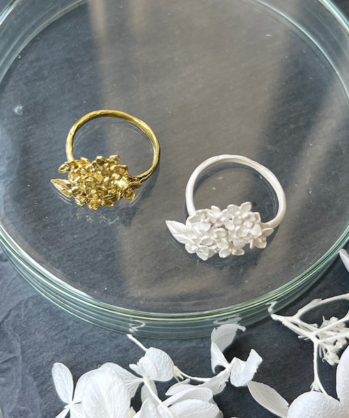 m.soeur（エムスール）の「アジサイのリング（リング・レディース・シルバー/ゴールド・FREE）」の4枚目の写真