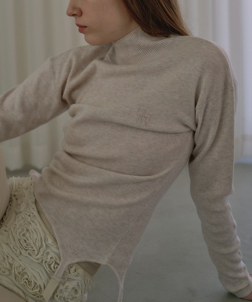 HONEY MI HONEY（ハニーミーハニー）の「garter high neck knit（ニット/セーター・レディース・アイボリー/ブラック/ベージュ・FREE）」の2枚目の写真