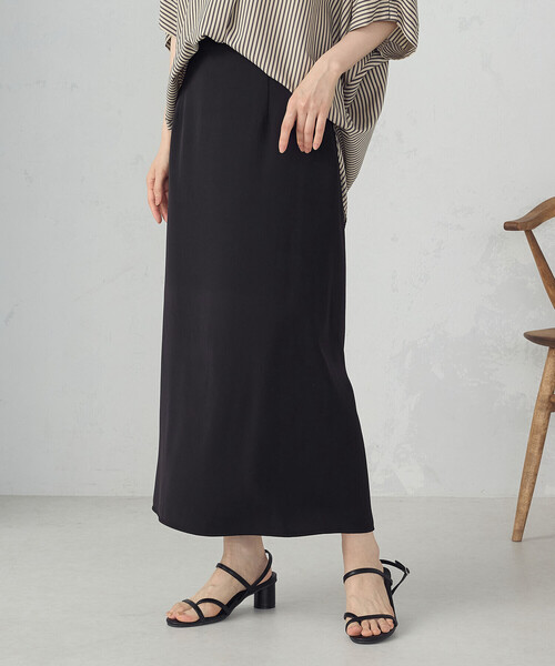 COMME CA ISM（コムサイズム）の「ポリエステルツイル ナロースカート（スカート・レディース・ブラック/グレイッシュベージュ・MEDIUM/LARGE）」の11枚目の写真