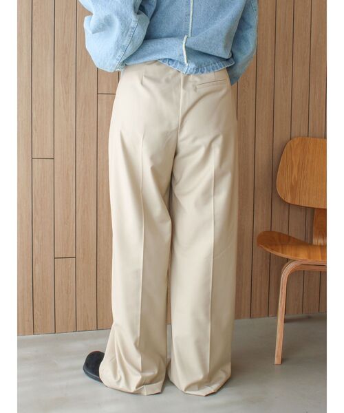 Ungrid（アングリッド）の「ウエストリメイクタックカーブパンツ（その他パンツ・レディース・グレー/ベージュ・SMALL/MEDIUM）」の7枚目の写真