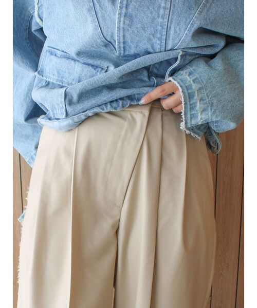 Ungrid（アングリッド）の「ウエストリメイクタックカーブパンツ（その他パンツ・レディース・グレー/ベージュ・SMALL/MEDIUM）」の8枚目の写真