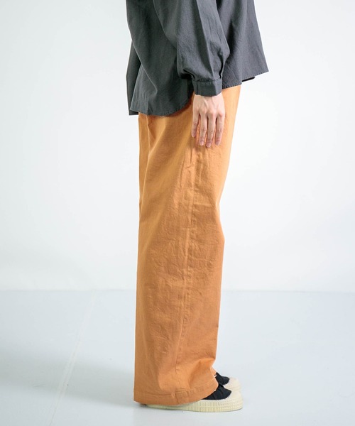 D.M.G.（ドミンゴ）の「[D.M.G. / ディーエムジー] ロイカチノストレッチ ストレートチノパンツ（チノパンツ・レディース・コーラル・M/SS/L/S）」の4枚目の写真