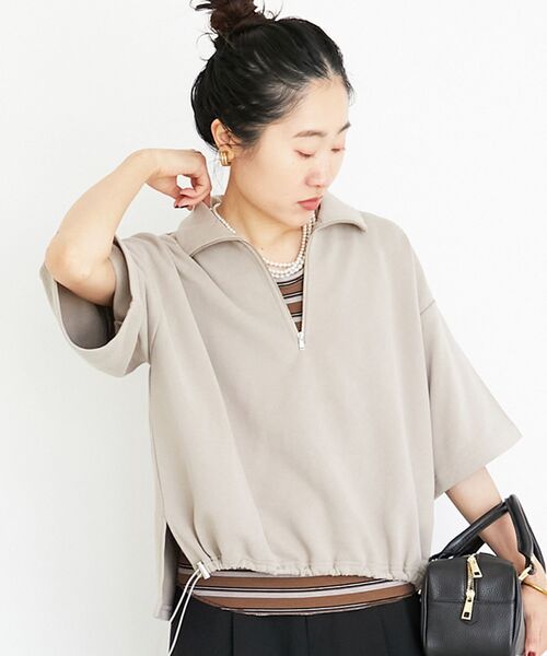 le.coeur blanc（ルクールブラン）の「ジップデザインハーフスリーブスウェット（スウェット・レディース・ベージュ/グレー・38）」の4枚目の写真