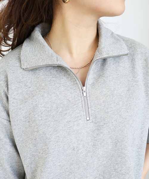 le.coeur blanc（ルクールブラン）の「ジップデザインハーフスリーブスウェット（スウェット・レディース・ベージュ/グレー・38）」の22枚目の写真