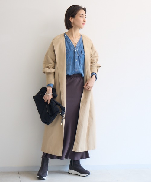 KATHARINE ROSS（キャサリンロス）の「【KATHARINE ROSS】story. ギャザーフラップバッグ（ハンドバッグ・レディース・ブラック/グレイッシュベージュ・MEDIUM）」の3枚目の写真