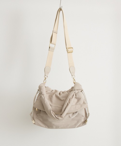 KATHARINE ROSS（キャサリンロス）の「【KATHARINE ROSS】story. ギャザーフラップバッグ（ハンドバッグ・レディース・ブラック/グレイッシュベージュ・MEDIUM）」の15枚目の写真