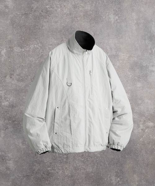 ADRER(アドラー)の「Nylon × Fleece Reversible Short Blouson / ナイロン×フリース リバーシブルショートブルゾン(ブルゾン・メンズ・ブラック/アイボリー/ブルーグリーン/ブラック系1/ワイン系1/グレー系1・XS/S/M/L)」の10枚目の写真
