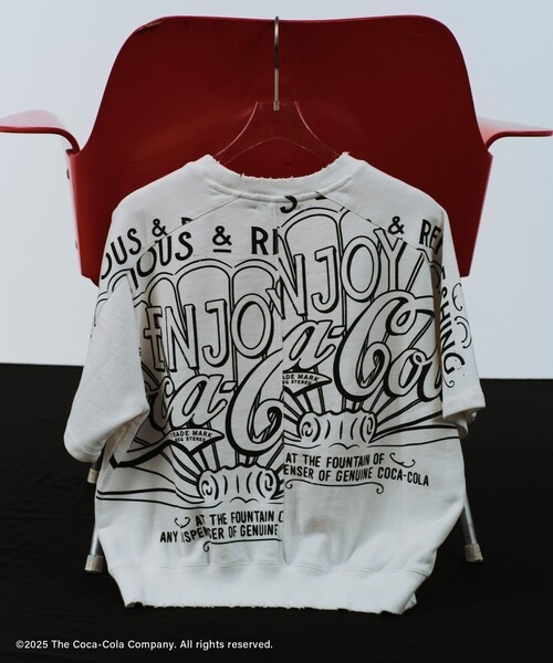 ADAM ET ROPE'(アダムエロペ)の「【Coca-Cola】Garment dye sweat H/S(スウェット・レディース・ホワイト系その他/グレー系その他・FREE)」の5枚目の写真