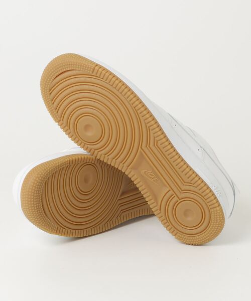 NIKE（ナイキ）の「AIR FORCE 1 07（スニーカー・メンズ・ホワイト系その他・27.0cm/27.5cm/28.0cm/26.0cm/26.5cm/28.5cm/29.0cm/24.0cm/24.5cm/25.0cm/25.5cm）」の3枚目の写真