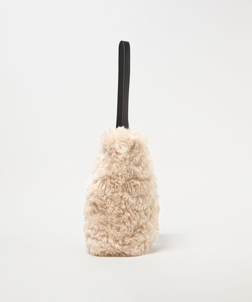 UNITED ARROWS（ユナイテッドアローズ）の「フェイクボア ワンショルダーバッグ（ショルダーバッグ・レディース・ベージュ/ダークブラウン・FREE）」の7枚目の写真