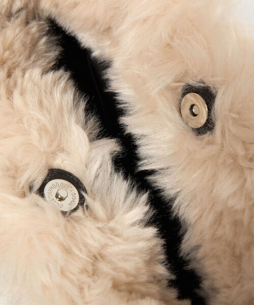 UNITED ARROWS（ユナイテッドアローズ）の「フェイクボア ワンショルダーバッグ（ショルダーバッグ・レディース・ベージュ/ダークブラウン・FREE）」の13枚目の写真