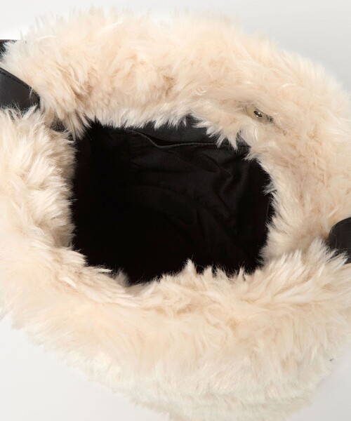 UNITED ARROWS（ユナイテッドアローズ）の「フェイクボア ワンショルダーバッグ（ショルダーバッグ・レディース・ベージュ/ダークブラウン・FREE）」の14枚目の写真