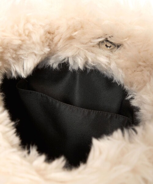 UNITED ARROWS（ユナイテッドアローズ）の「フェイクボア ワンショルダーバッグ（ショルダーバッグ・レディース・ベージュ/ダークブラウン・FREE）」の15枚目の写真