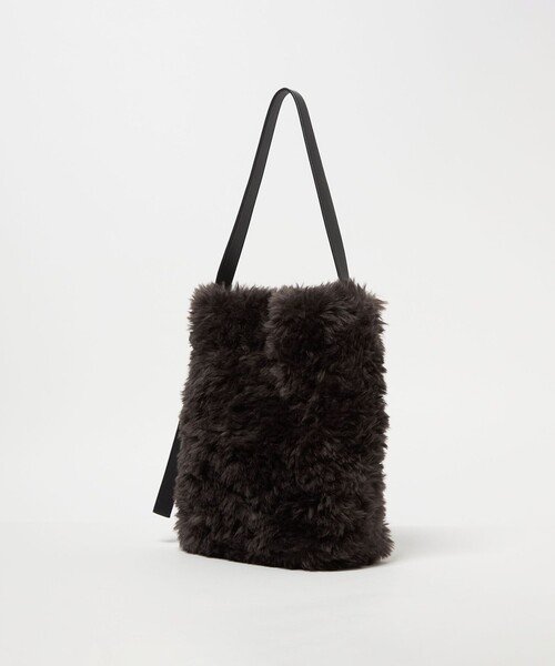 UNITED ARROWS（ユナイテッドアローズ）の「フェイクボア ワンショルダーバッグ（ショルダーバッグ・レディース・ベージュ/ダークブラウン・FREE）」の17枚目の写真