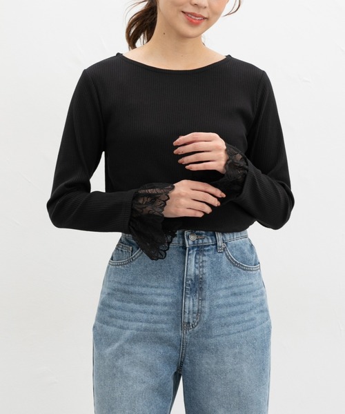 Honeys（ハニーズ）の「袖口レース使いトップス（Tシャツ/カットソー・レディース・ブラック/アイボリー/ホワイト×ブラック/グレイッシュベージュ/ブラック×ベージュ/サックスブルー系・LL/3L/S/M/L）」の3枚目の写真