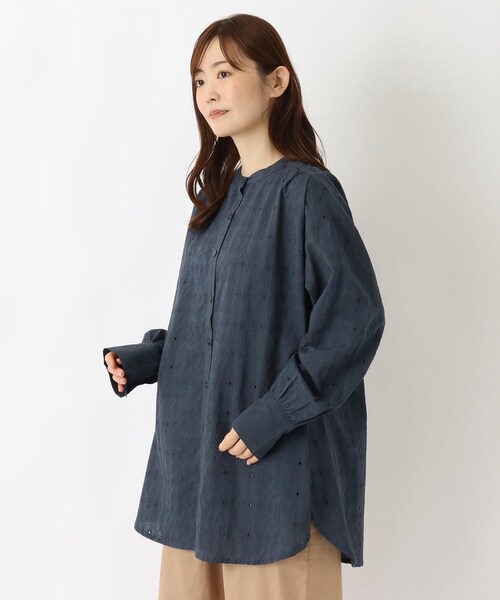 one'sterrace(ワンズテラス)の「コットン シフリーチュニックシャツ(シャツ/ブラウス・レディース・オリーブ系3/ネイビー系5/アイボリー系8・02)」の3枚目の写真